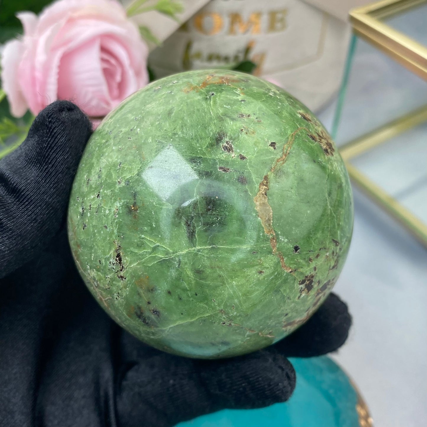 Chrysopal ball (Chrysopal - Green Opal, 369g., 6cm)