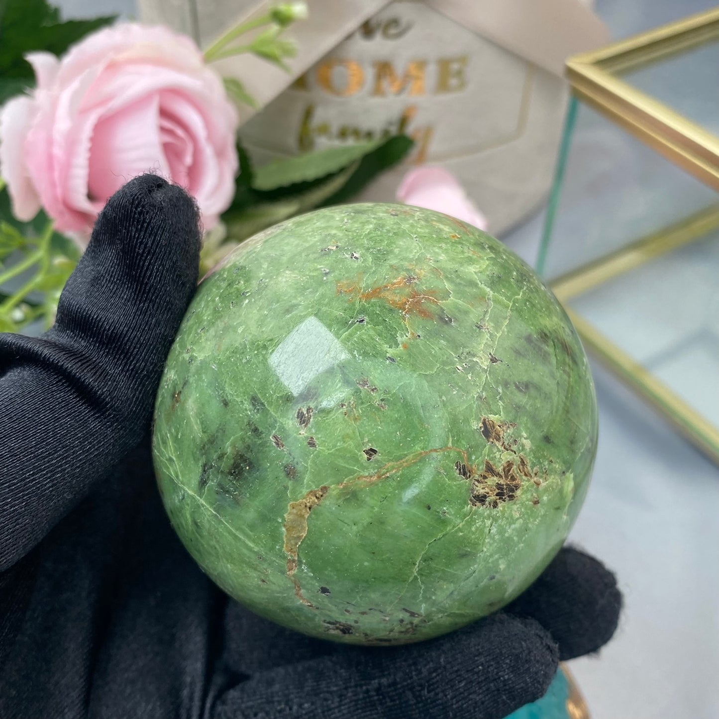 Chrysopal ball (Chrysopal - Green Opal, 369g., 6cm)