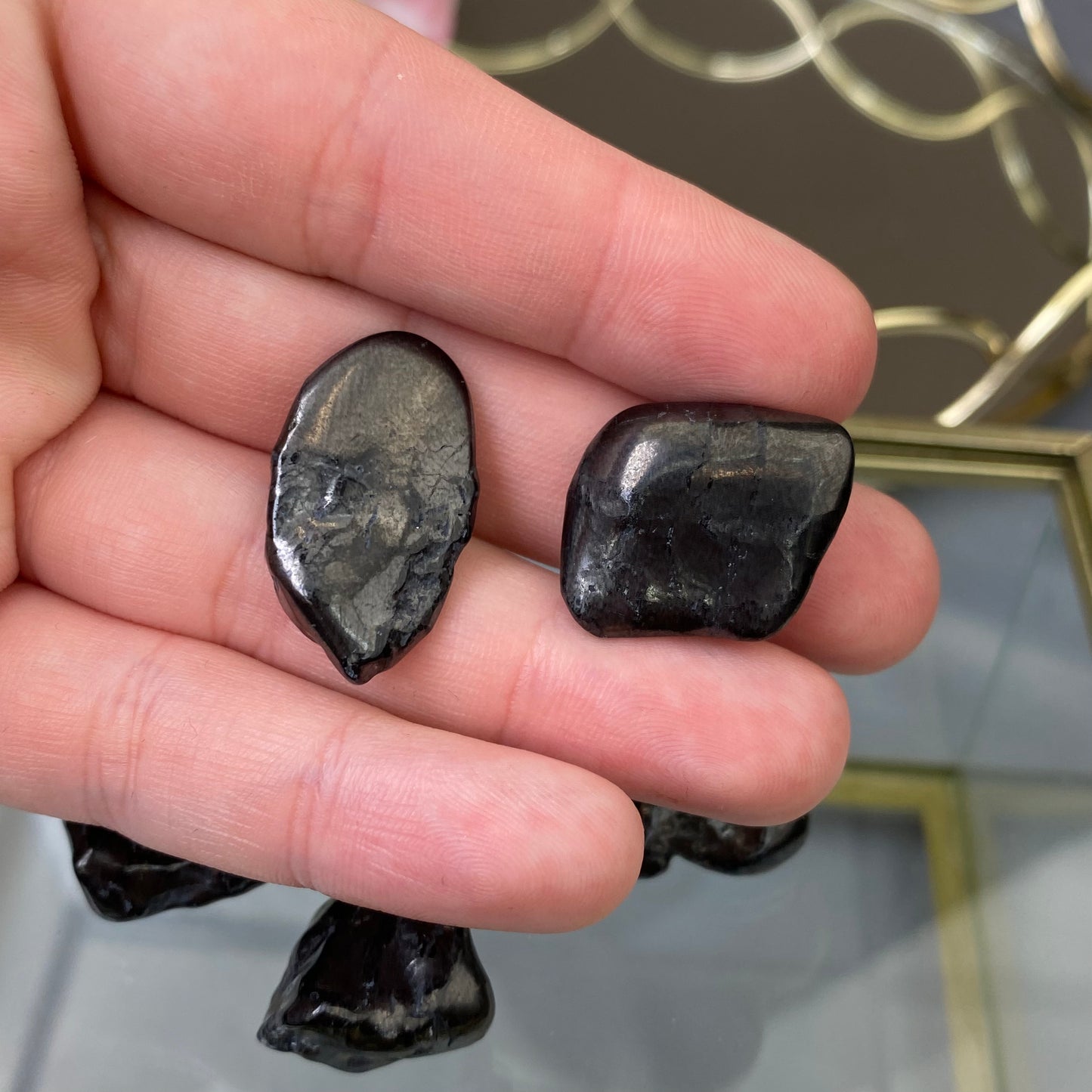 Natural polished Shungite (1pc.)