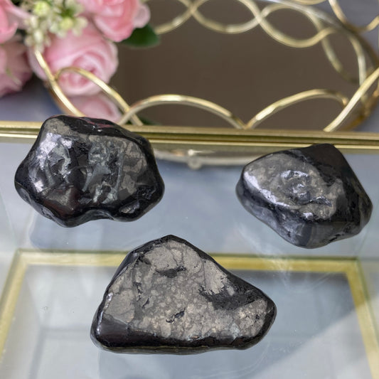 Natural polished Shungite (1pc.)