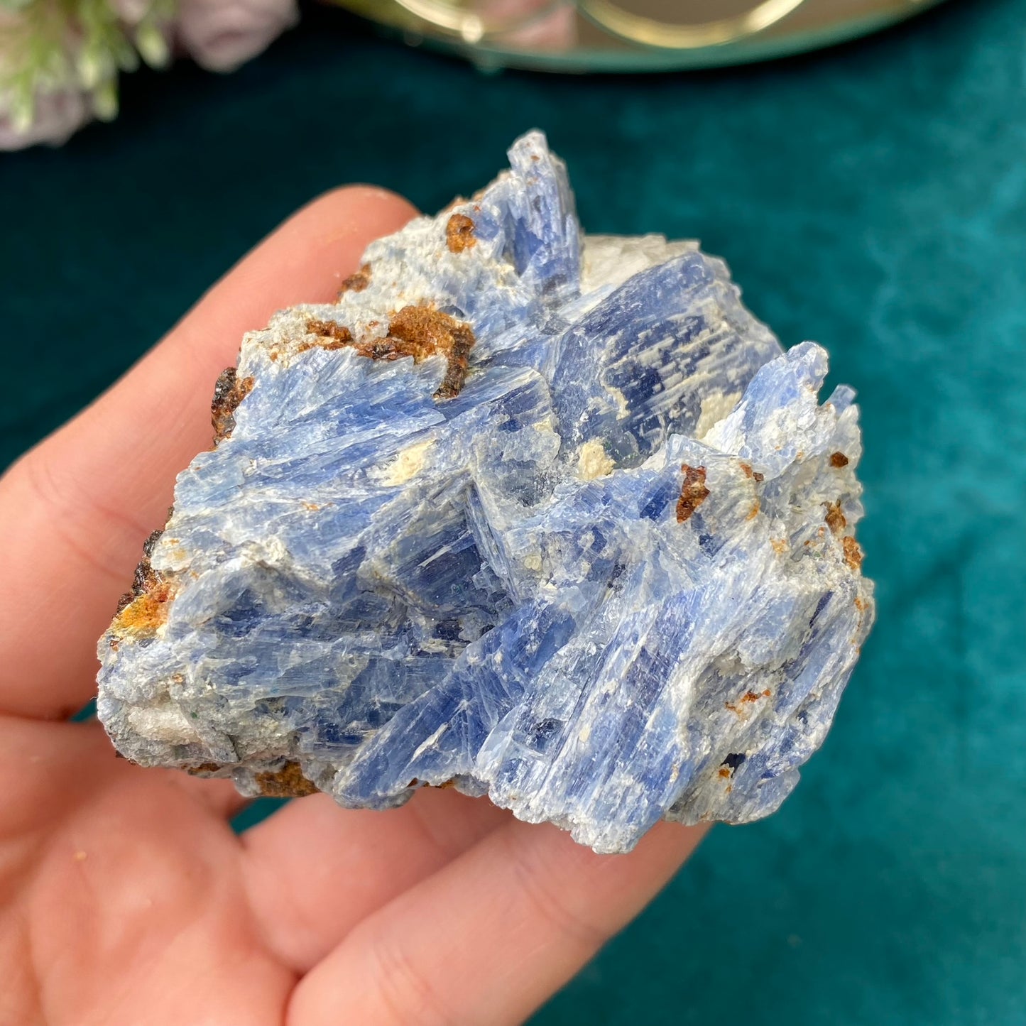 Natural raw Kyanite 221g.