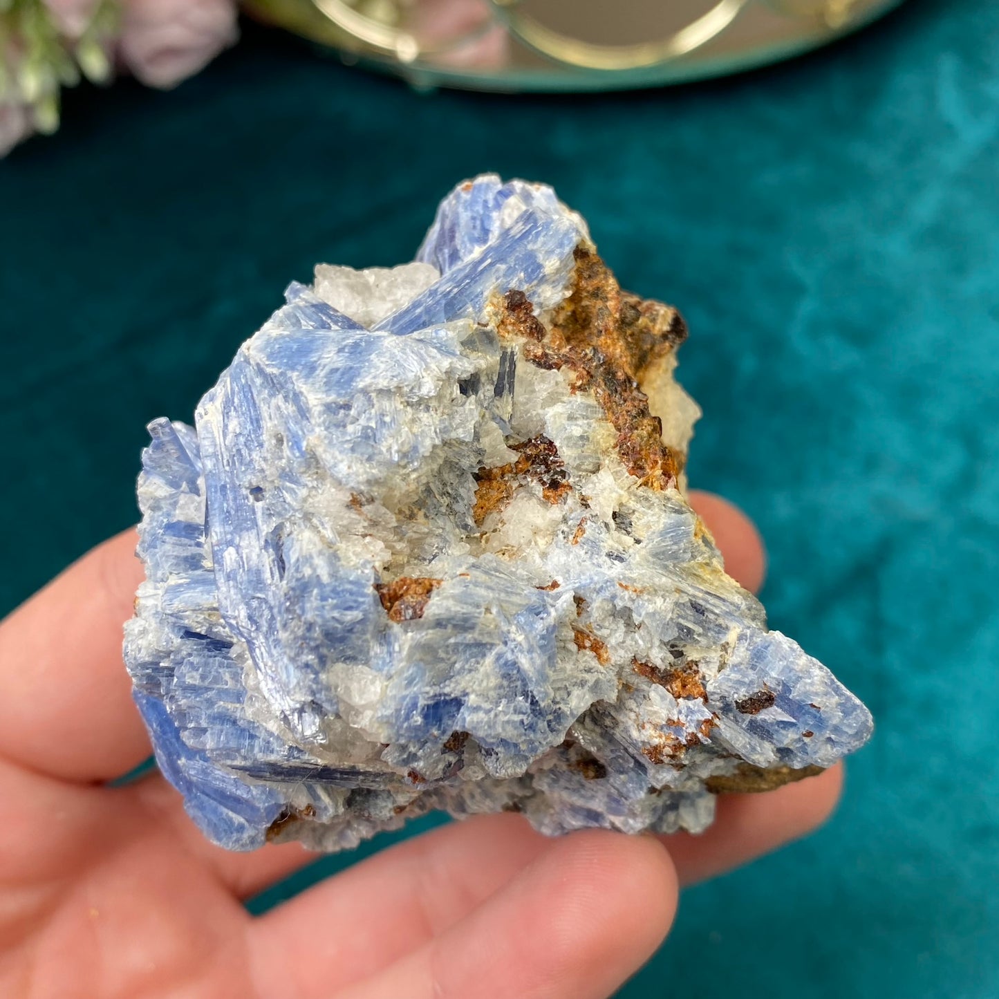 Natural raw Kyanite 221g.