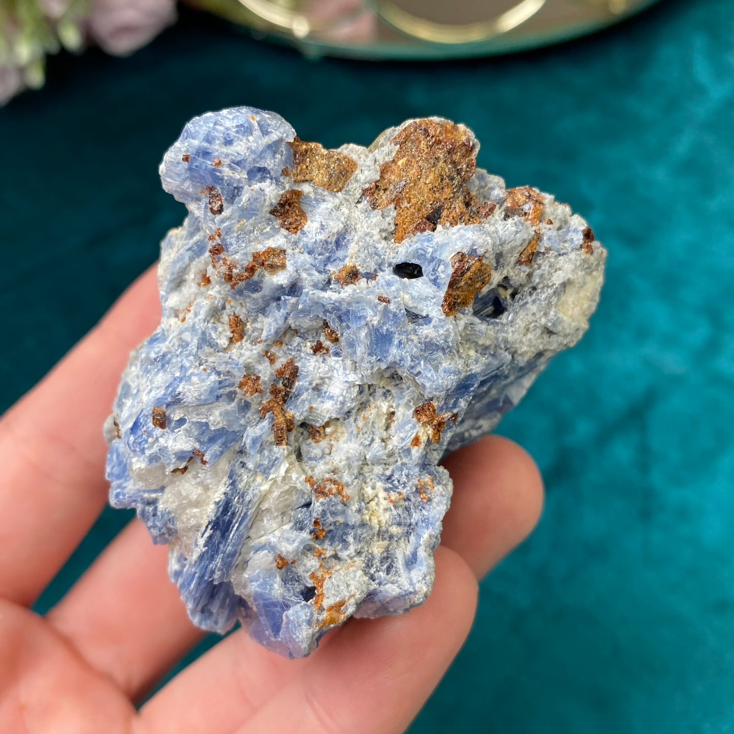 Natural raw Kyanite 221g.