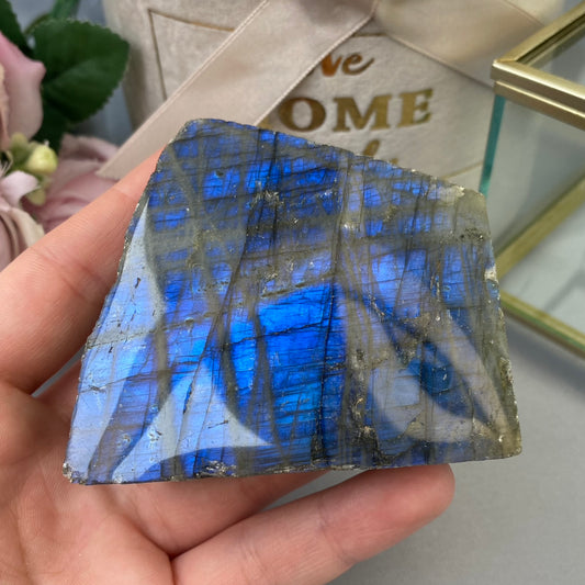 Labradorite (253g.)