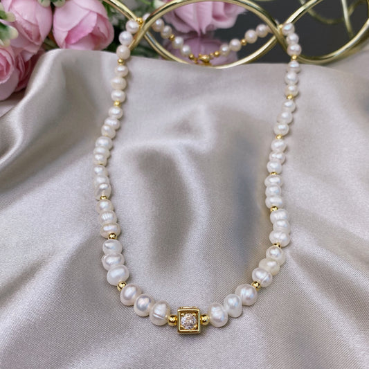 Upes pērļu kaklarota ar dekoratīvu kristālu (regulējams garums 37cm+5cm)
