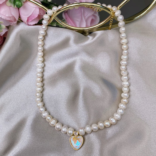 Upes pērļu kaklarota ar dekoratīvu sirsniņu (regulējams garums 35+5cm)