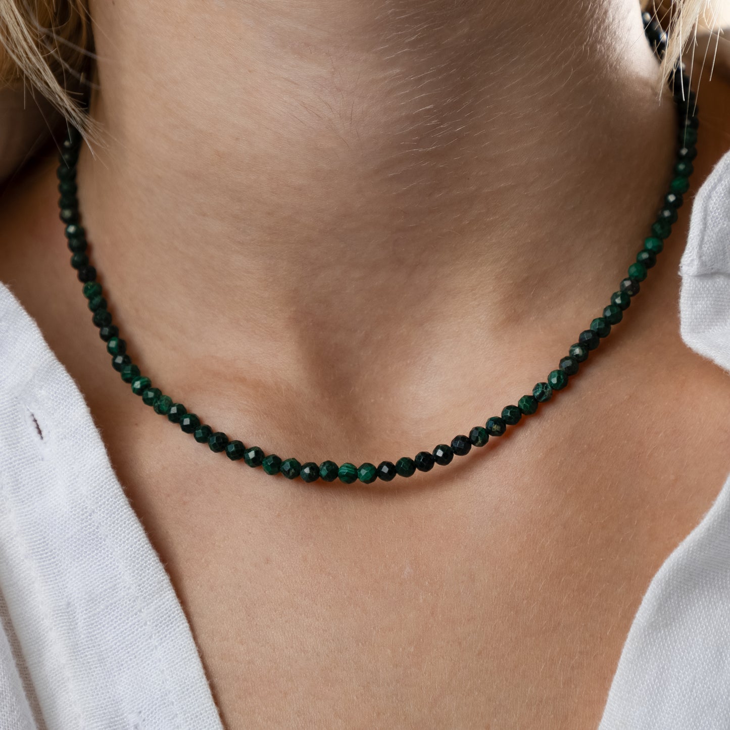 Malachite necklace (Malachite, polished shape,4mm, 38cm. Clasp Silver 925 gold plated)