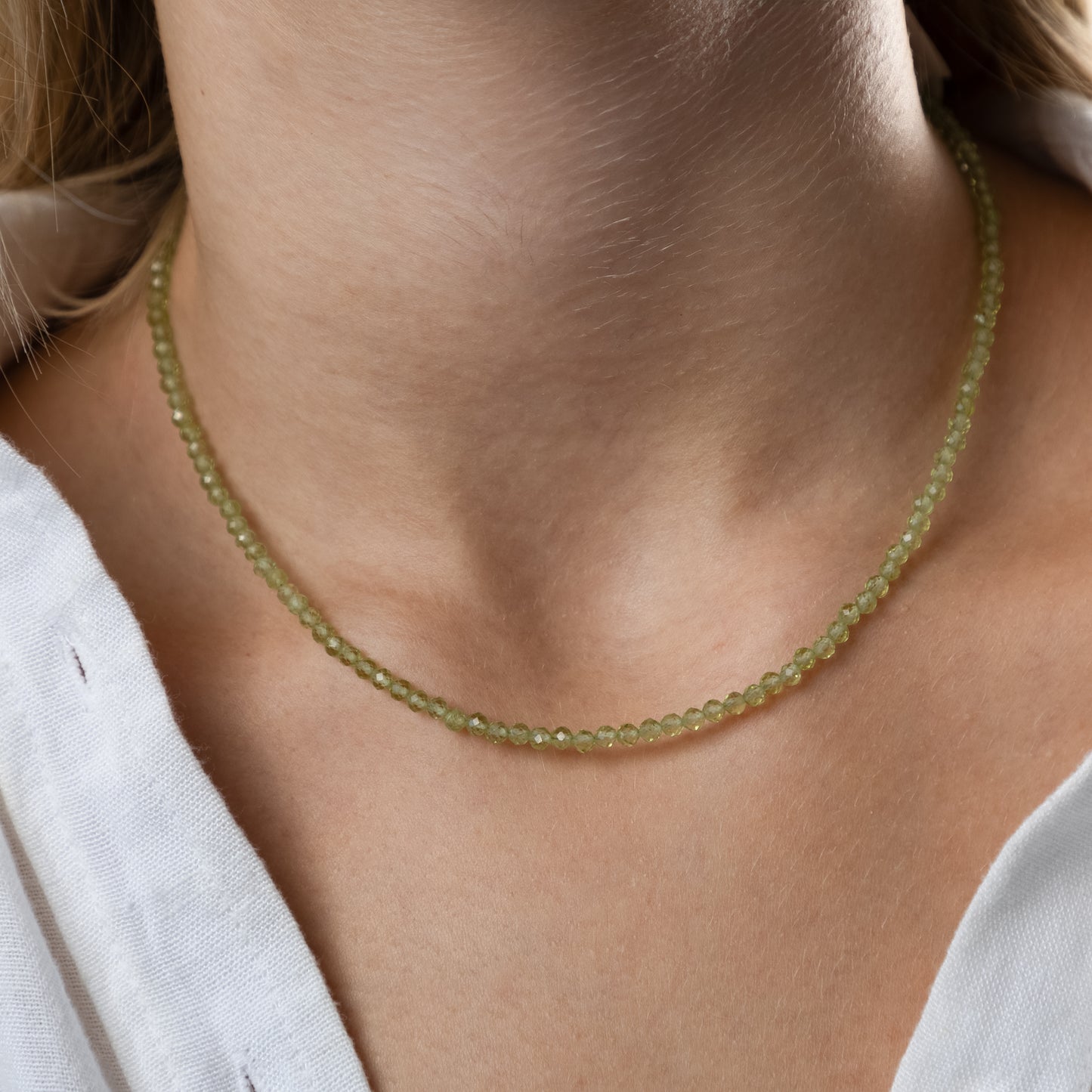 Peridot /Chrysolite necklace (Peridot, polished shape, 3mm, 38cm,  Clasp Silver 925.)