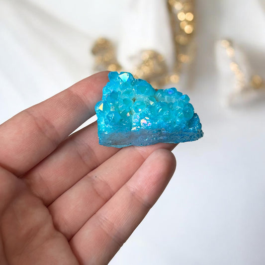 Gaiši zils Aura Kvarcs